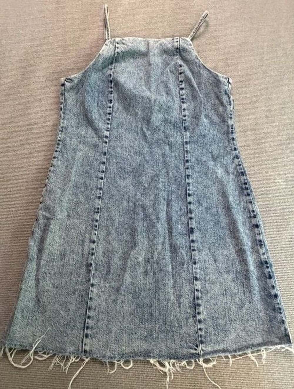 Topshop Moto Denim Mini Dress US 8 Acid Wash Raw Hem Y2K Indie Sleaze Grunge